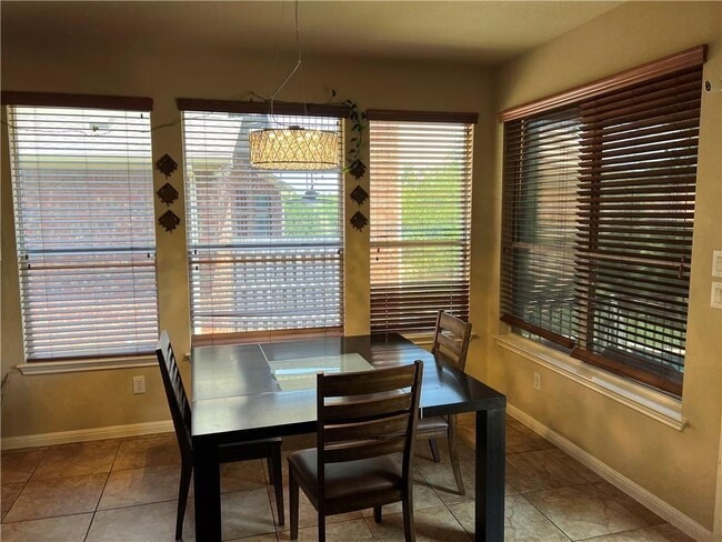 Building Photo - 9509 Lisi Anne Dr