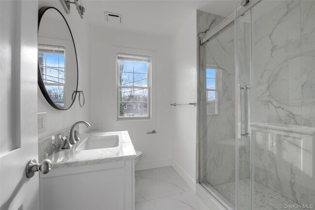 Building Photo - 1 Manhasset Ave