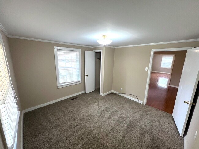 Building Photo - 680 Arms Dr