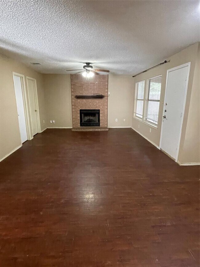 Building Photo - 13912 Conner Downs Dr