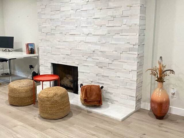 Nice fireplace - 15508 Williams St