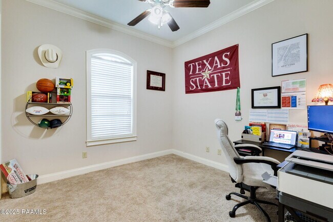 Building Photo - 215 Capstone Crossing