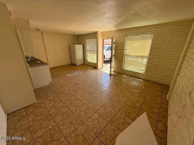 Building Photo - 2333 W Glenrosa Ave