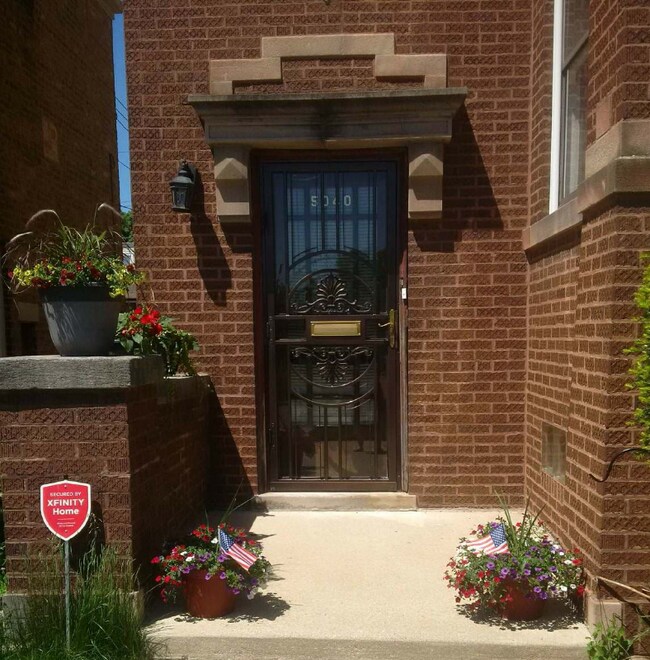 Building Photo - 5040 N Parkside Ave