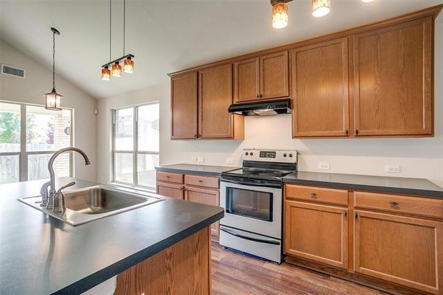 Building Photo - 429 Foxcraft Dr