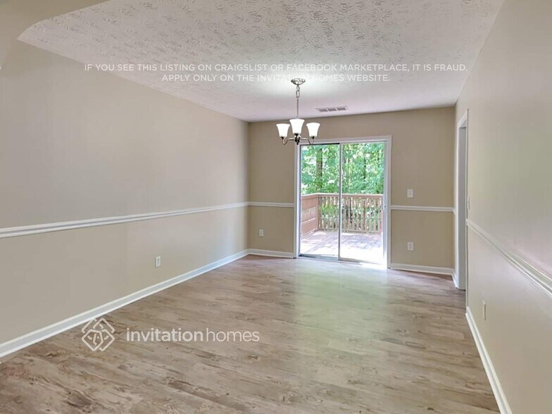 Building Photo - 2260 Rockwell Dr