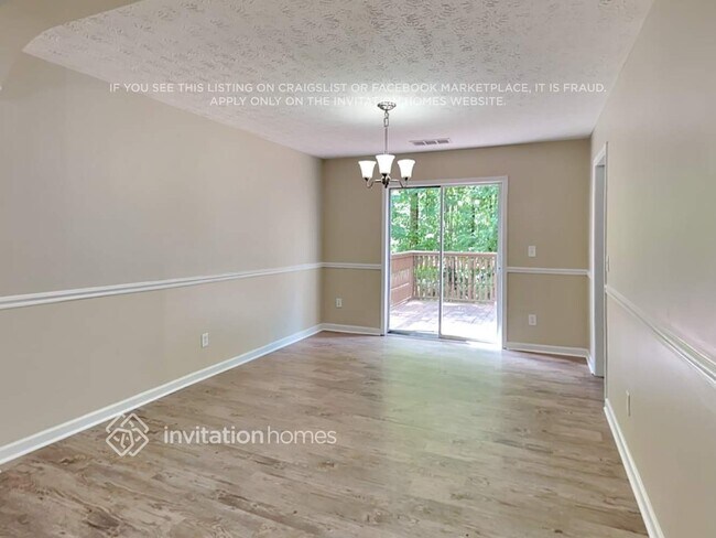 Building Photo - 2260 Rockwell Dr