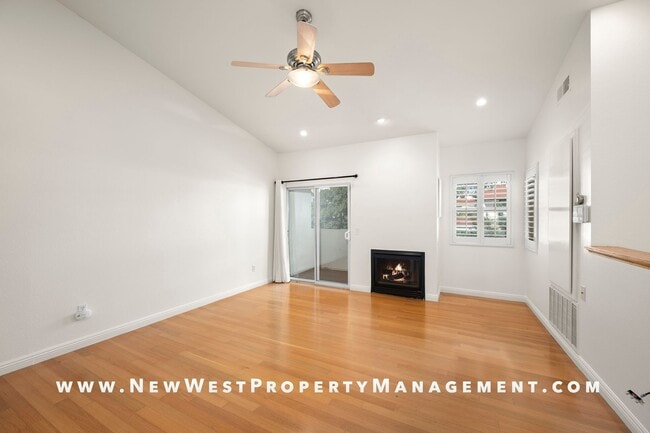 Building Photo - Exquisite North Park/University Heights Townhome, Small Pet Ok!