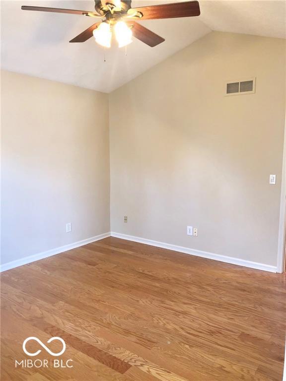 Building Photo - 496 E 10th St