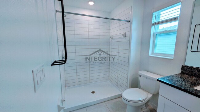 Building Photo - 6049 Shiner St