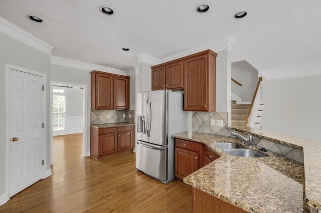 Building Photo - 1240 Dunwoody Cove