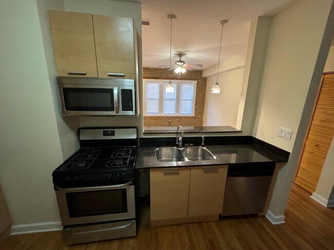 Building Photo - 1330 W Estes Ave