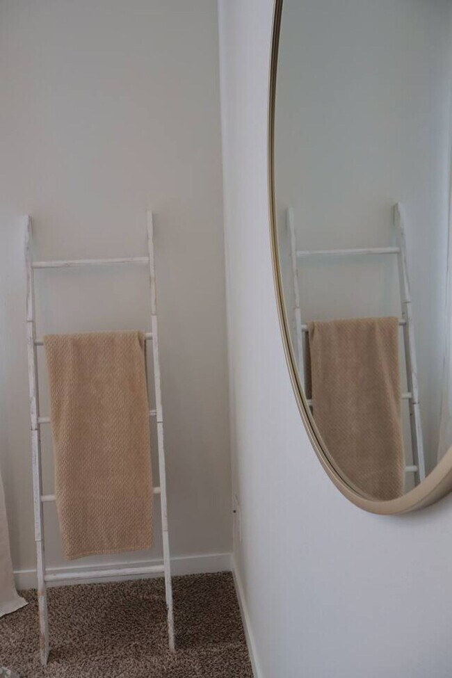 Building Photo - 2702 E 33rd St