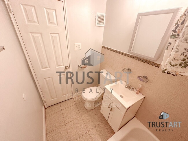 Building Photo - 9712 Bustleton Ave