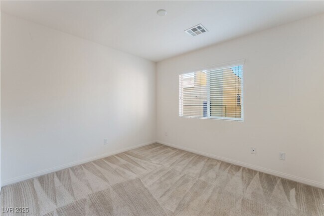 Building Photo - 10529 Headwind Ave