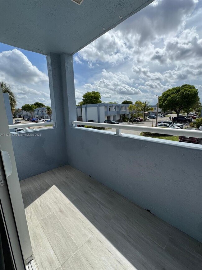 Building Photo - 6221 SW 131st Ct