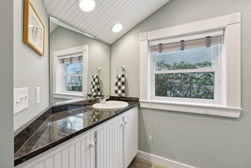 Building Photo - 44 Maquoit Dr