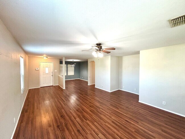 Building Photo - 3402 Longhorn Creek