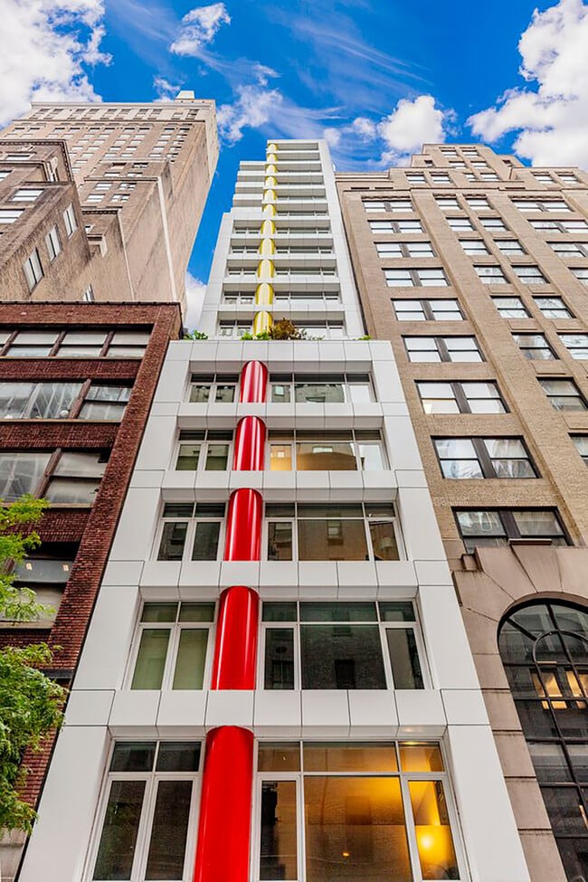 Building Photo - 5 E 44th St