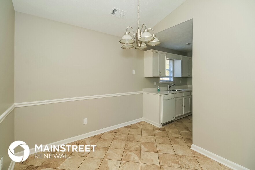 Building Photo - 135 Bond Dr