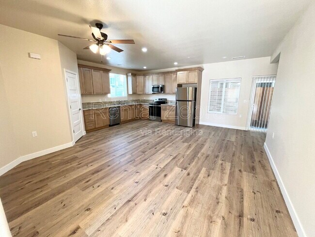 Building Photo - 1396 Rincon Dr