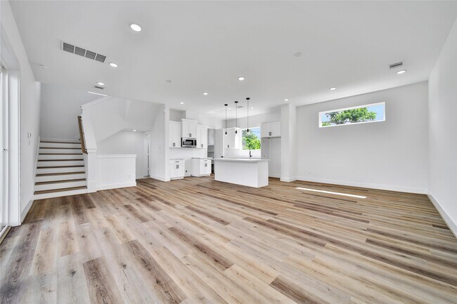 Building Photo - 4124 Buck St