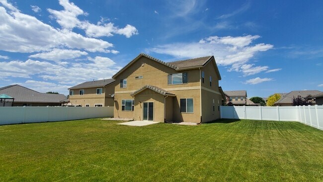 Building Photo - 2069 W 400 S