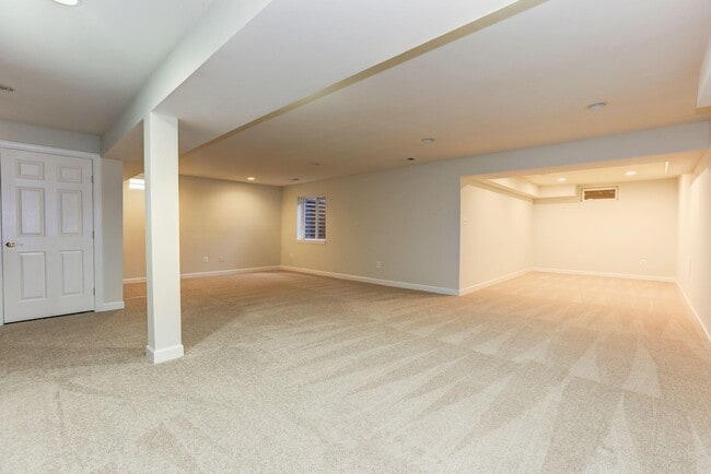 Building Photo - 2705 Mae Wade Ave