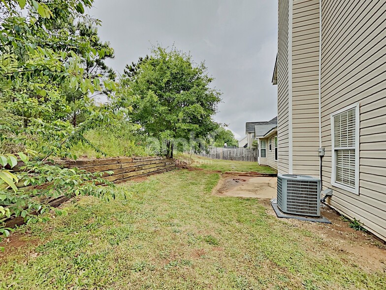 Building Photo - 716 Fletcher Dr