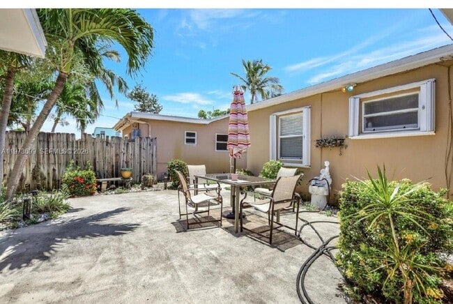 Building Photo - 127 Lakeview Ave