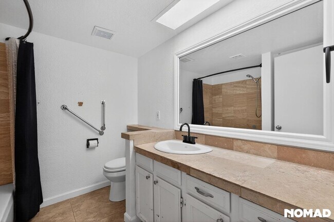 Building Photo - Charming 4BR House in Phoenix