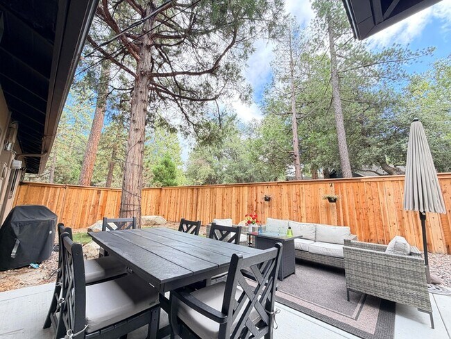 Building Photo - 25340 Marion Ridge Dr