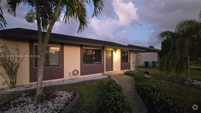 Building Photo - 4737 SW 135th Pl