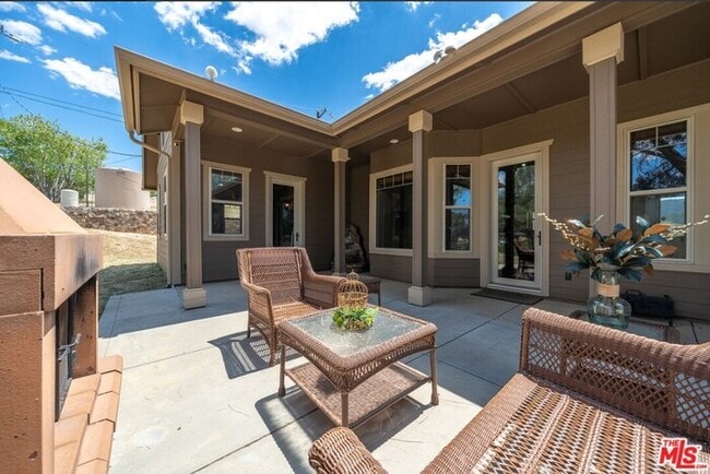 Building Photo - Furnished 4BR Mountain View Home with Garage