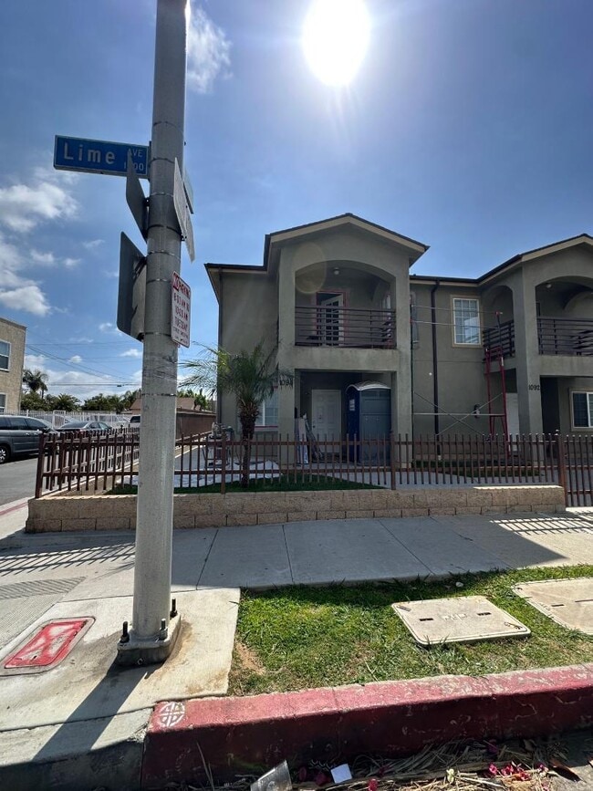Primary Photo - 1094 Lime Ave