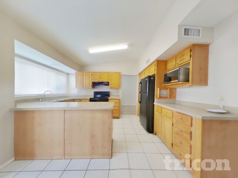 Building Photo - 5212 N 69th Ave