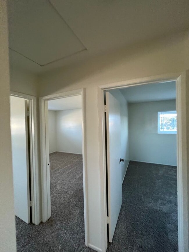 Building Photo - Beautiful 4 Bd Townhouse