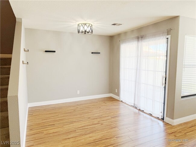 Building Photo - 2062 Club Crest Way
