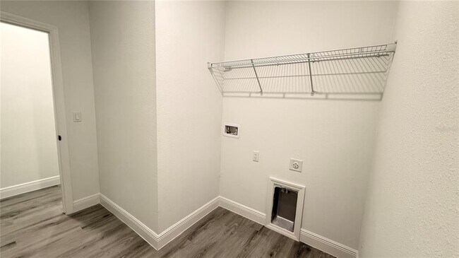 Building Photo - 7432 N Cricket Dr