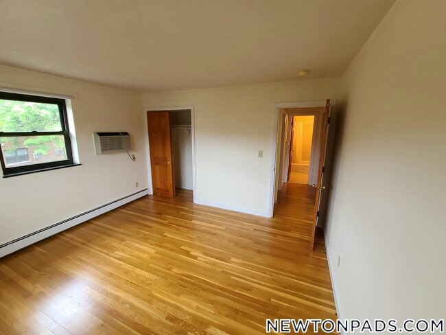 Building Photo - 266 Grove St