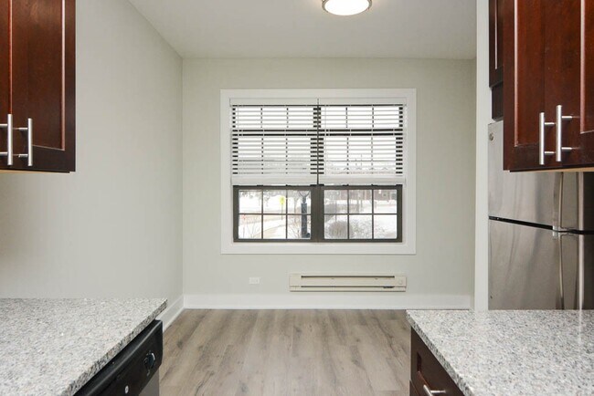 Building Photo - 728 St Johns Ave