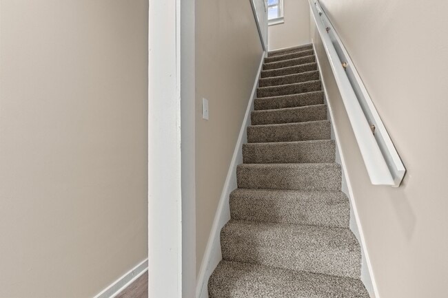 Building Photo - Spacious 4 Bedroom Single Family on Susquehanna St