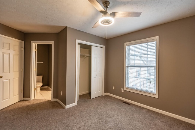 Building Photo - 3360 S Oaklawn Cir