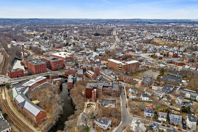Building Photo - 1169 Adams St