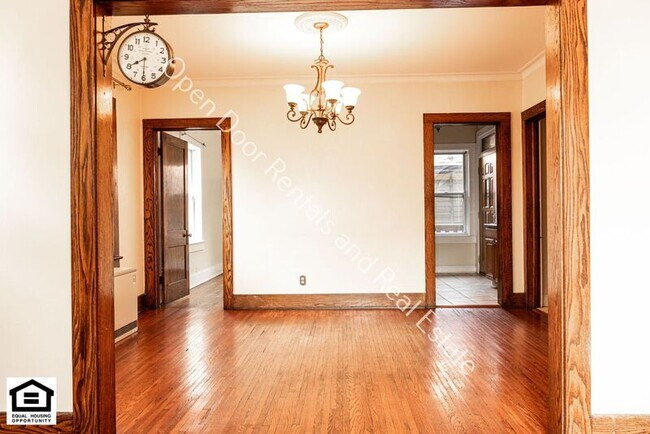 Building Photo - 1102 Rockhill St