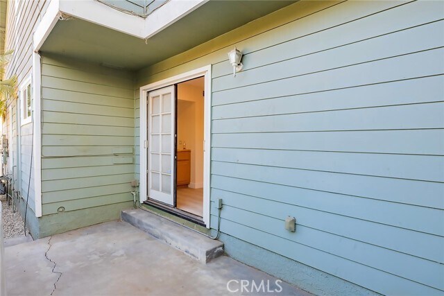 Building Photo - 2215 Marshallfield Ln
