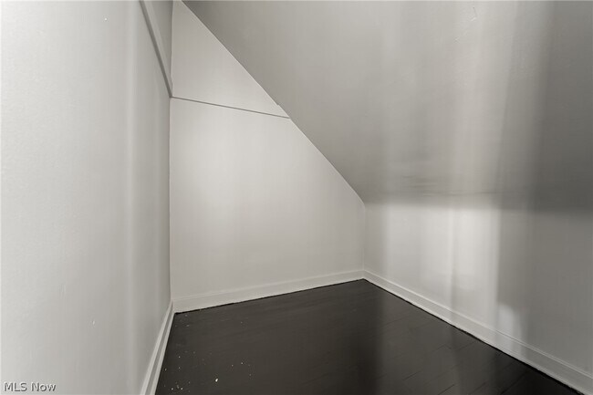 Building Photo - 3995 E 154th St