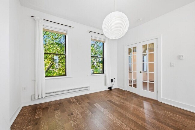 Building Photo - 366 2nd St