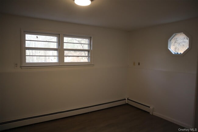 Building Photo - 1432 E Mombasha Rd