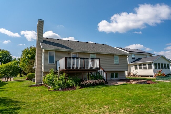 Building Photo - 2770 Sunflower Dr